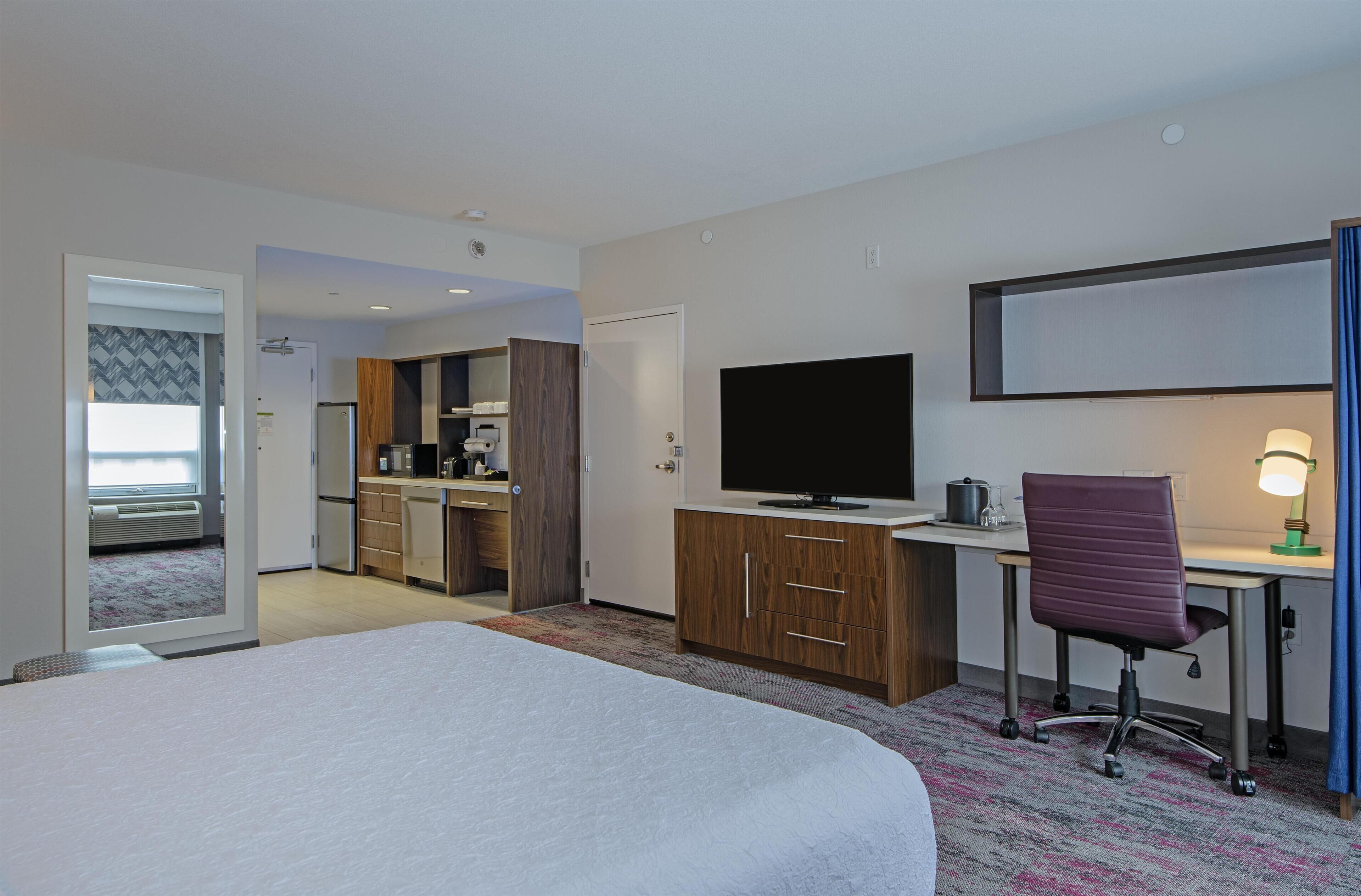 In-room safe, desk, iron/ironing board, free WiFi
