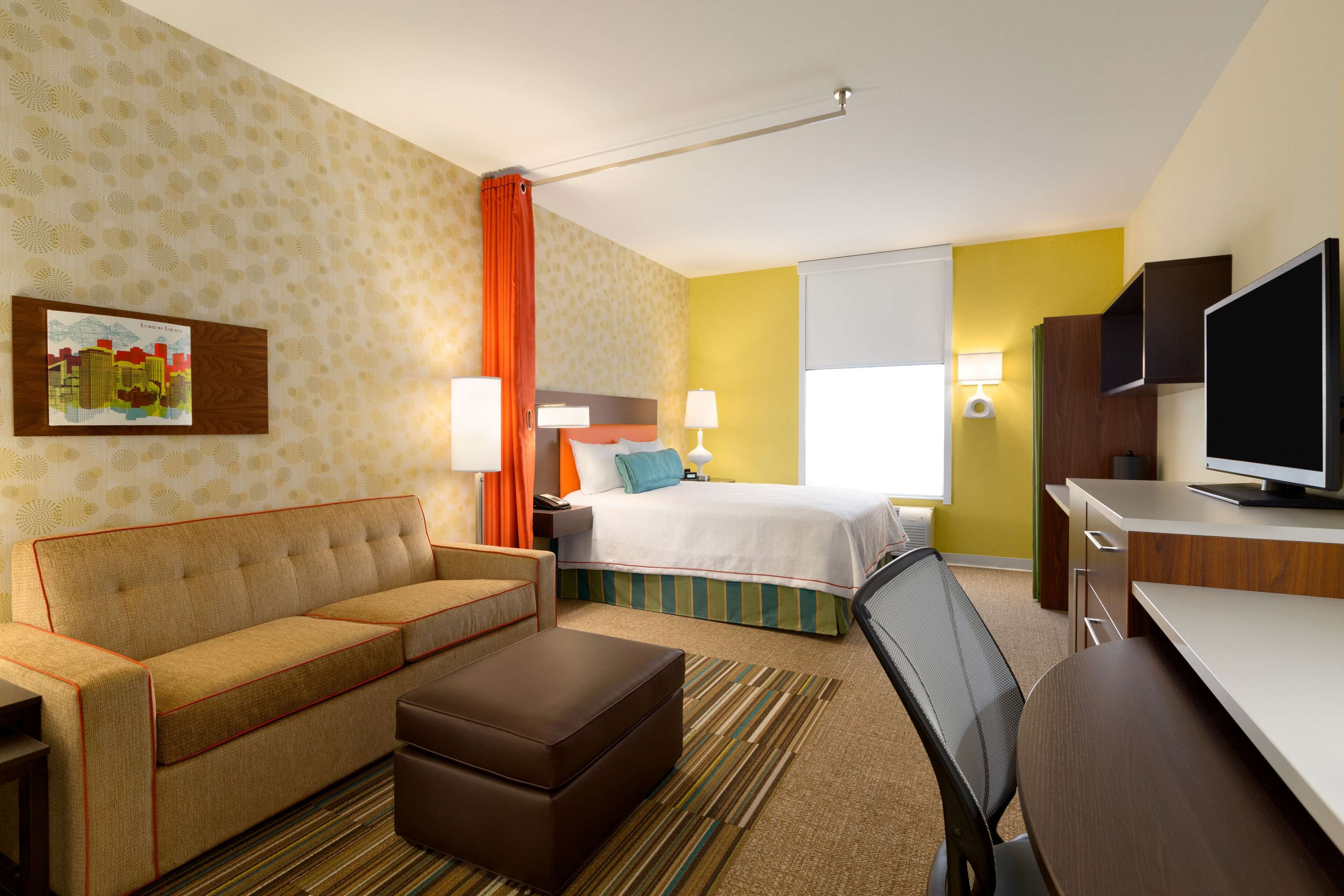 Photo - Home2 Suites by Hilton West Edmonton