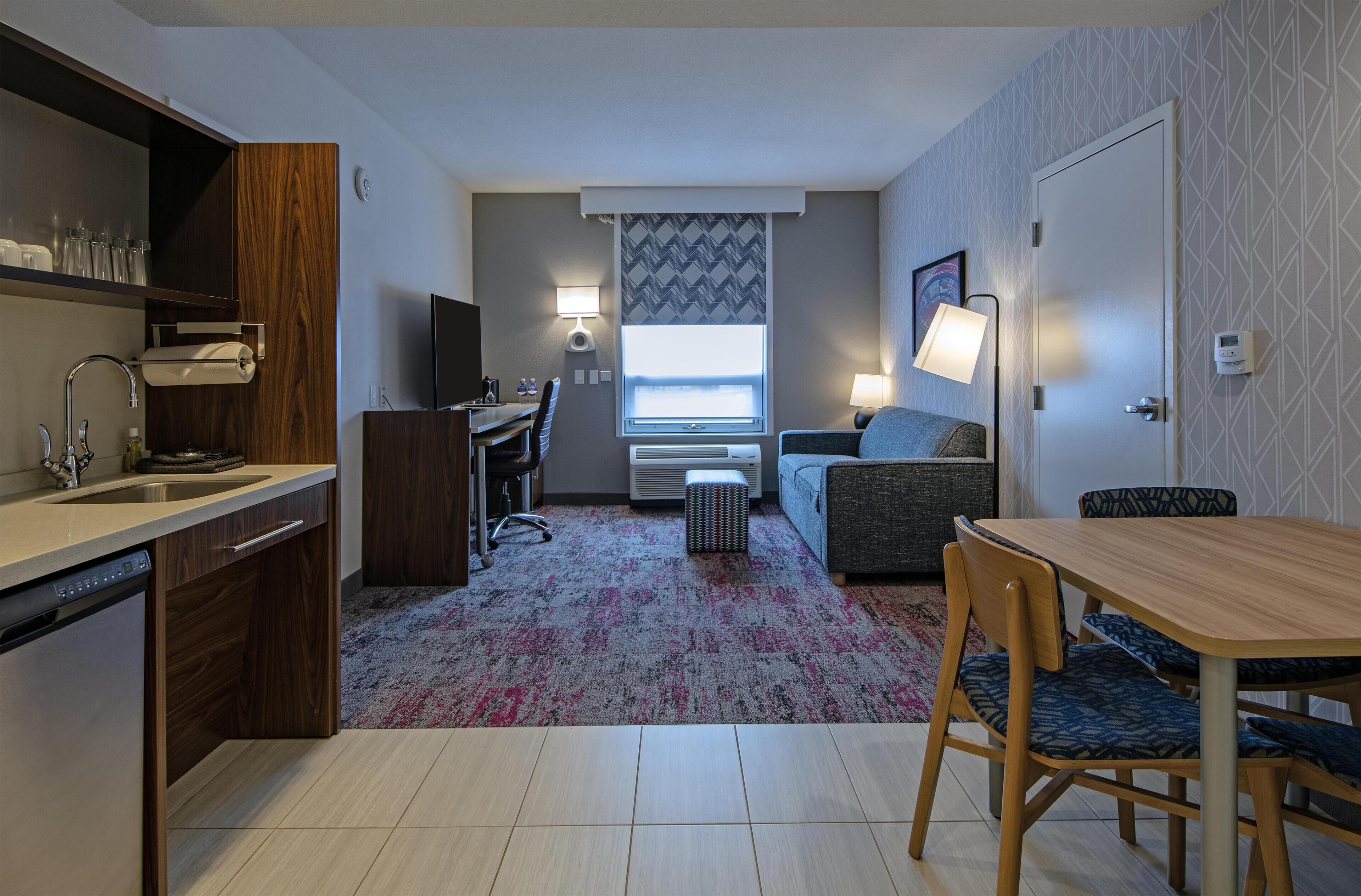 Photo - Home2 Suites by Hilton West Edmonton, Alberta, Canada