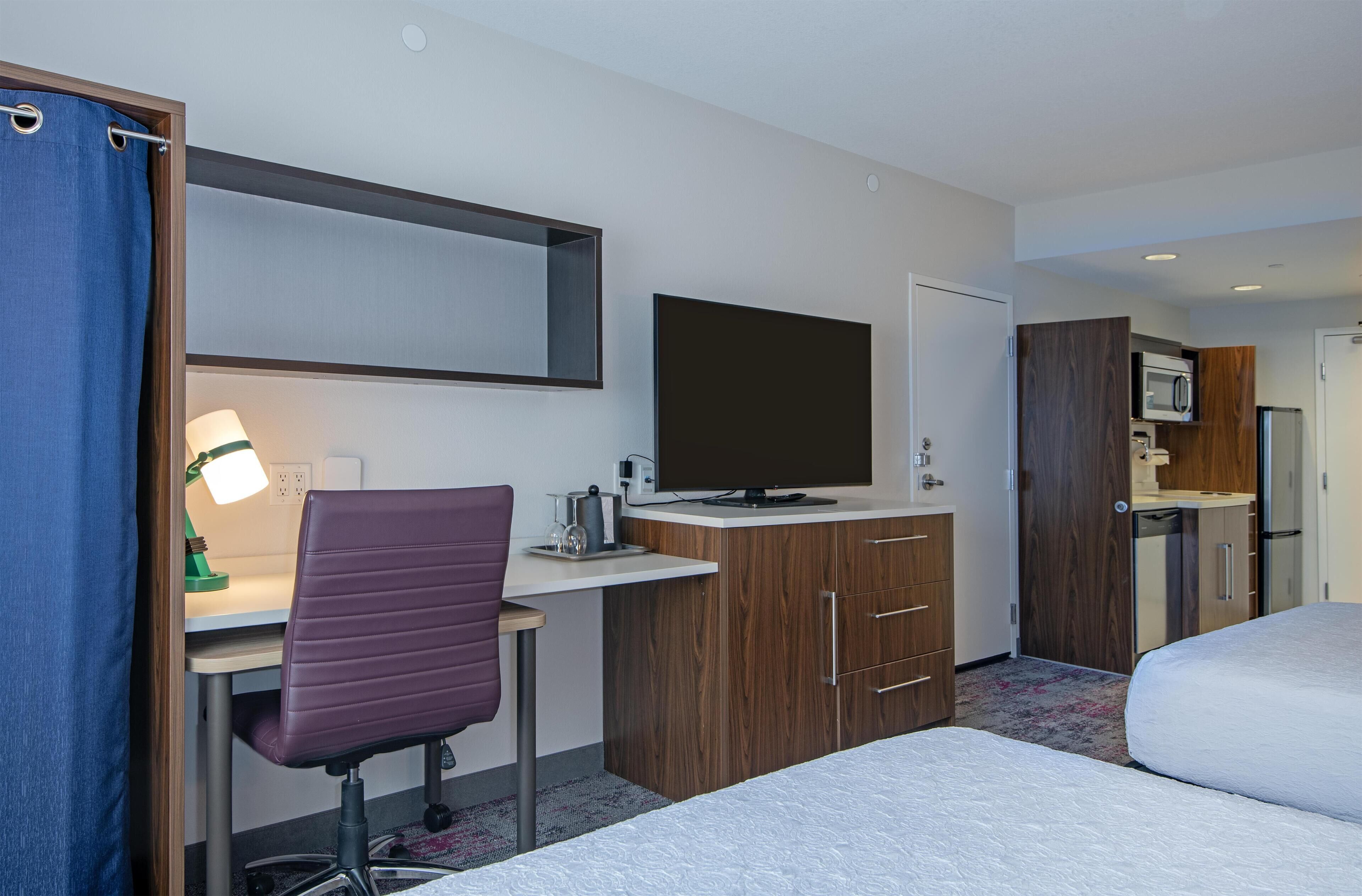 In-room safe, desk, iron/ironing board, free WiFi