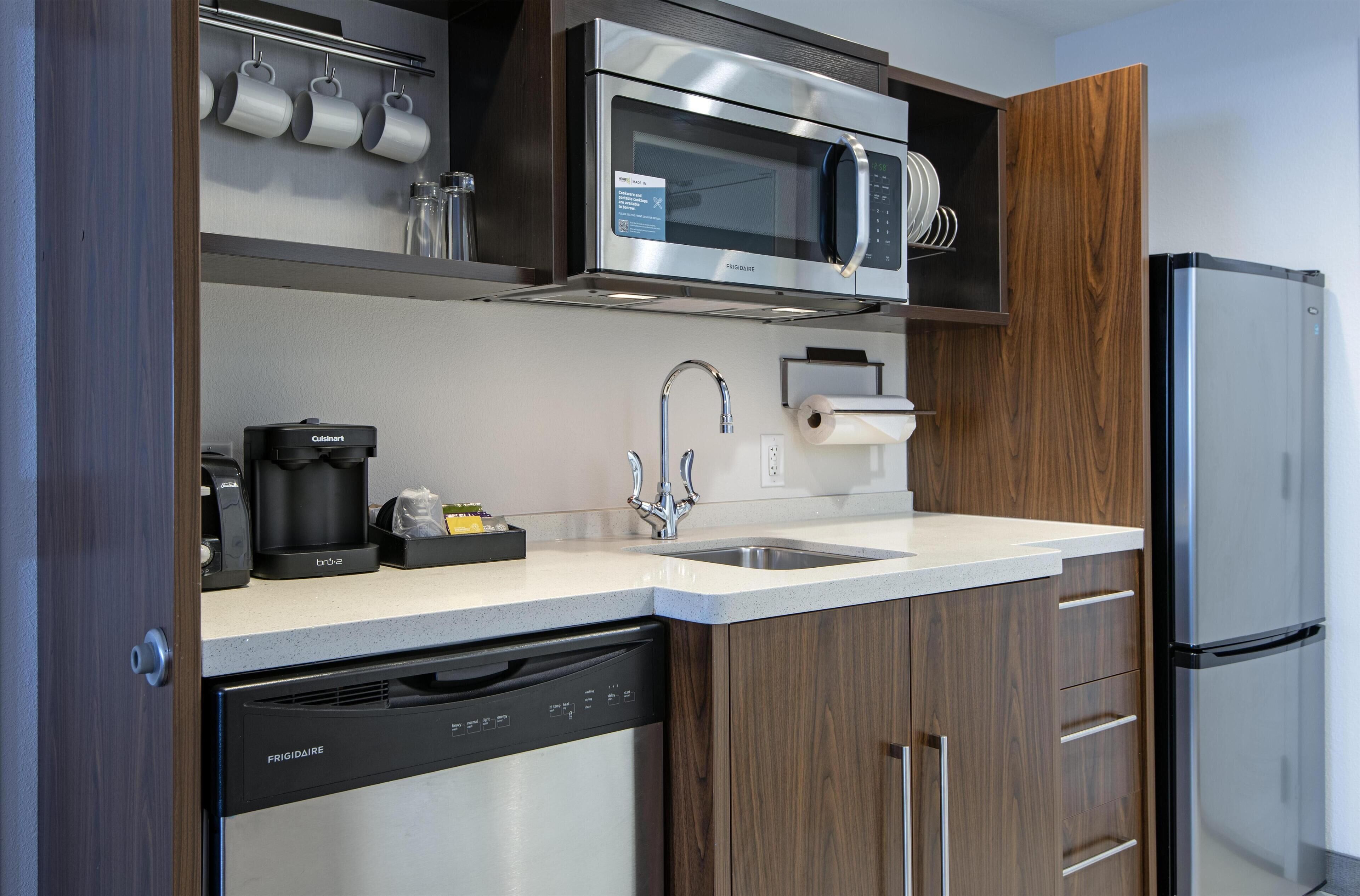 Photo - Home2 Suites by Hilton West Edmonton, Alberta, Canada