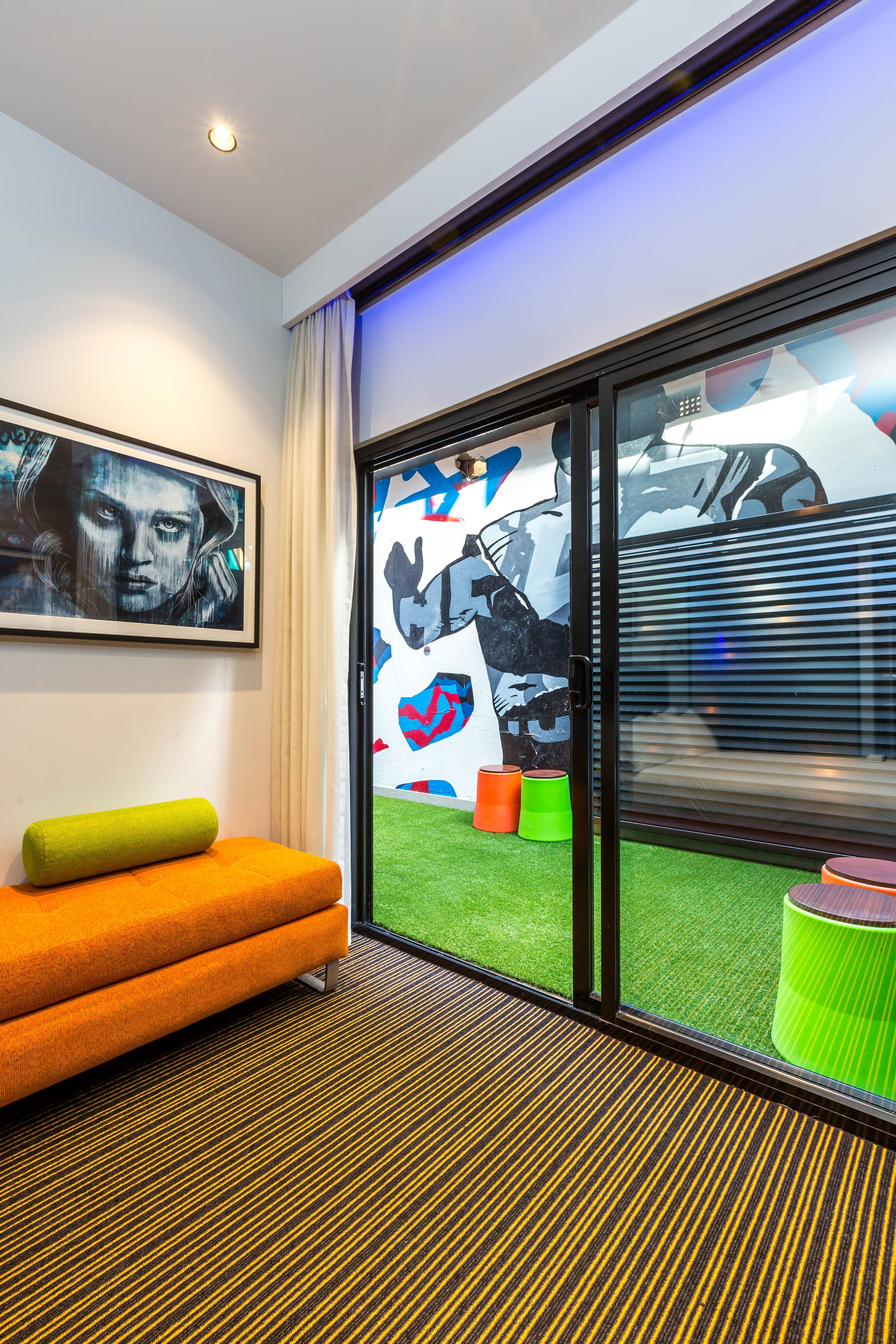 hotel king, courtyard with wifi | view from room