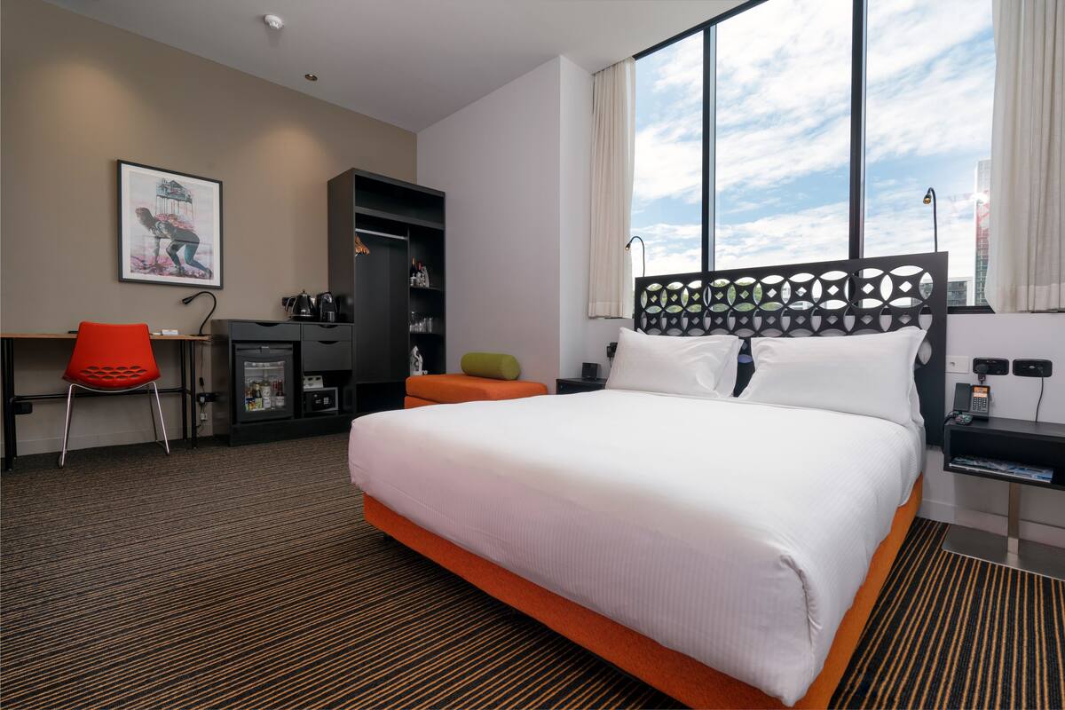 Premium bedding, minibar, in-room safe, desk