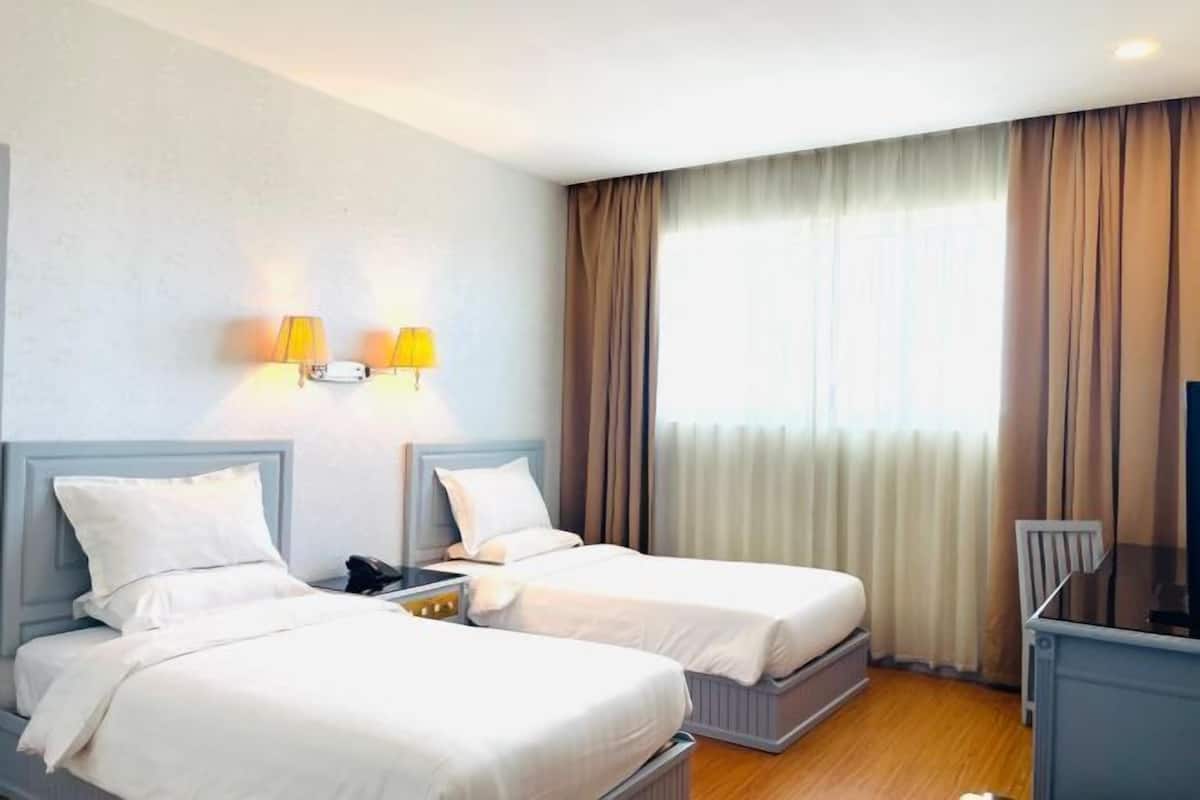 In-room safe, cribs/infant beds, rollaway beds, free WiFi