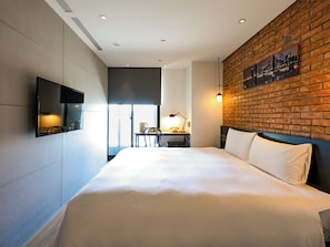 Classic Double Room | Desk, laptop workspace, free WiFi, bed sheets - CHECK inn Taipei Songjiang (Taipei)