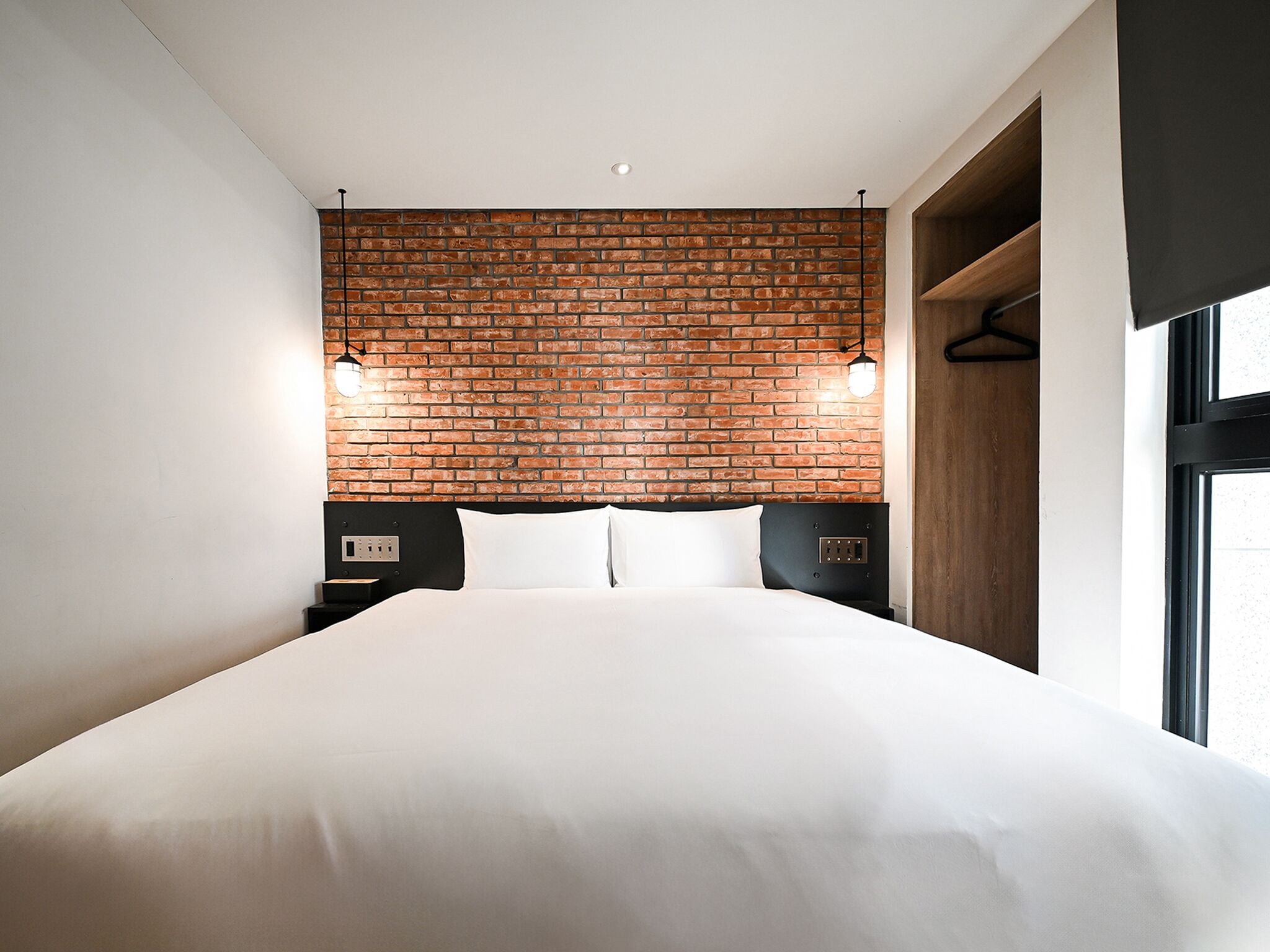 经典双人房 | 办公桌、笔记本电脑工作区、免费 WiFi、床单