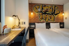 经典双床房 | 办公桌、笔记本电脑工作区、免费 WiFi、床单