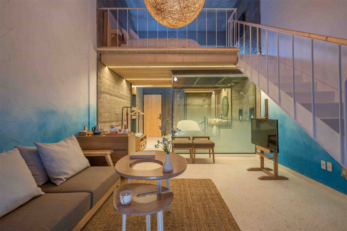 Kamar, pemandangan kebun | Selimut bulu angsa, minibar gratis, brankas, dan meja kerja