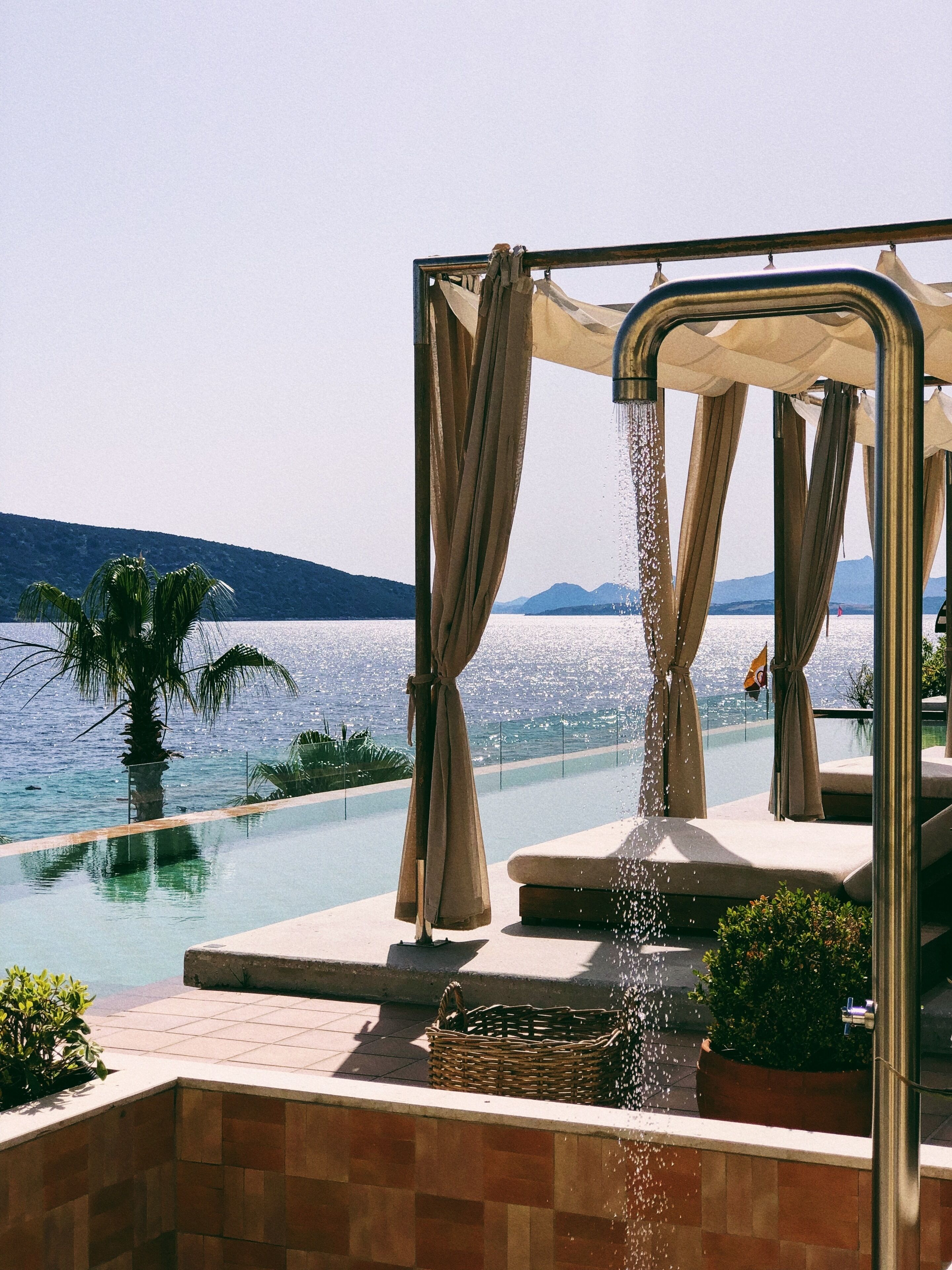 Outdoor pool, free pool cabanas, pool umbrellas