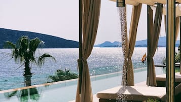 Außenpool, Cabañas (kostenlos), Sonnenschirme