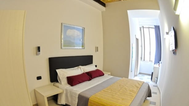 Double Room, 1 Double Bed | In-room safe, desk, soundproofing, cribs (free) - Rooms for you (Rome)