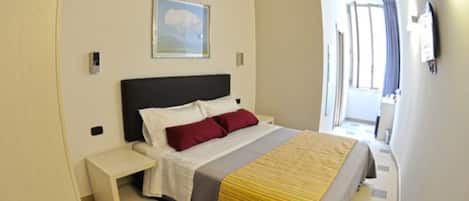 Double Room, 1 Double Bed | In-room safe, desk, soundproofing, free cribs/infant beds