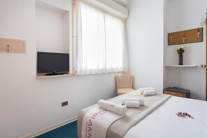 In-room safe, desk, free WiFi - Hotel Ambra (Cervia)