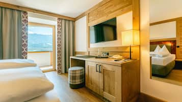 Classic Double Room, Balcony | 1 bedroom, premium bedding, down comforters, pillowtop beds
