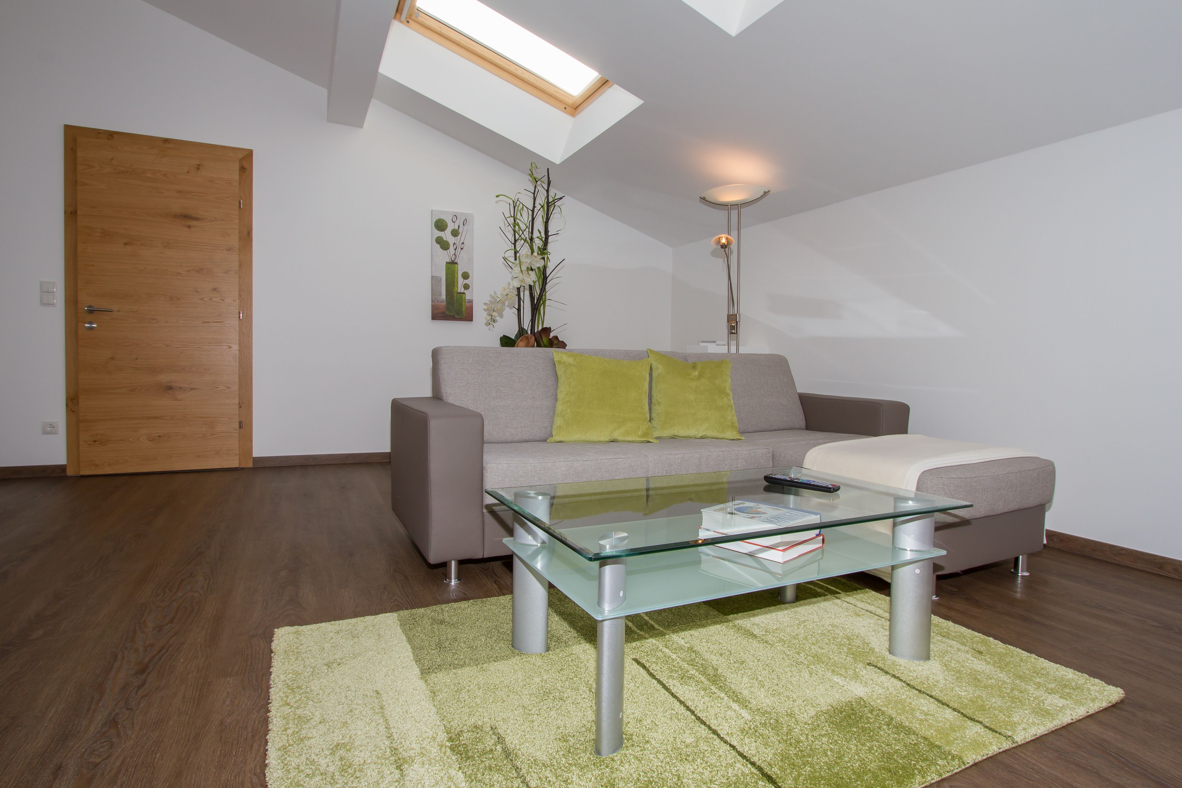 business apartment, 1 bedroom, balcony (excl 50 eur cleaning fee) | living room | flat-screen tv