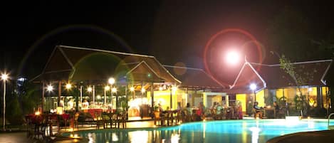 Poolside bar