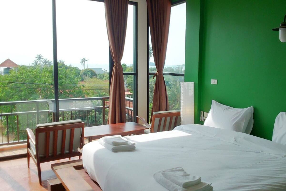 Deluxe Double Room | Free minibar items, individually furnished, desk, free cots/infant beds