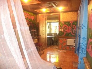 Een douche, handdoeken