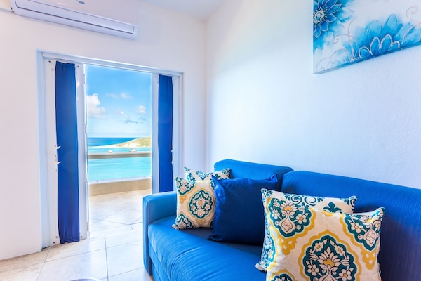 Suite, 1 kamar tidur, dapur kecil, pemandangan resor | Area keluarga | TV layar datar