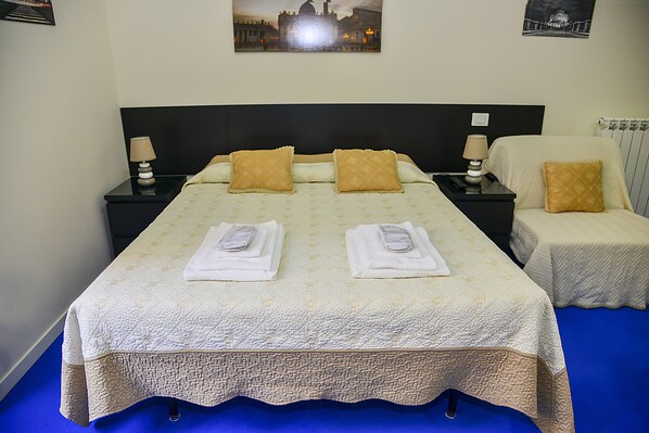 Desk, iron/ironing board, free WiFi - Kambal B&B (Rome)