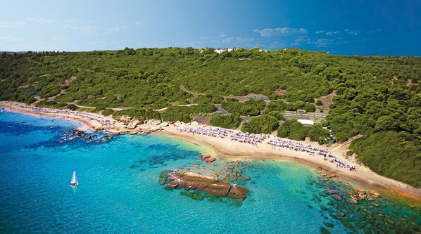 Private beach, sun loungers, beach umbrellas, beach towels