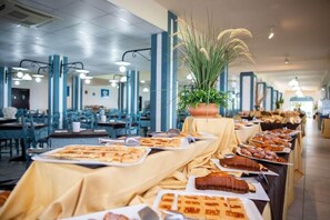 2 Restaurants, Frühstück