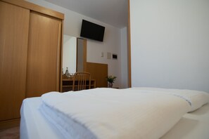 Desk, free WiFi, bed sheets - Casa Santa Maria (Folgaria)