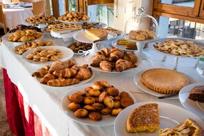 Desayuno a la carta incluido todos los días