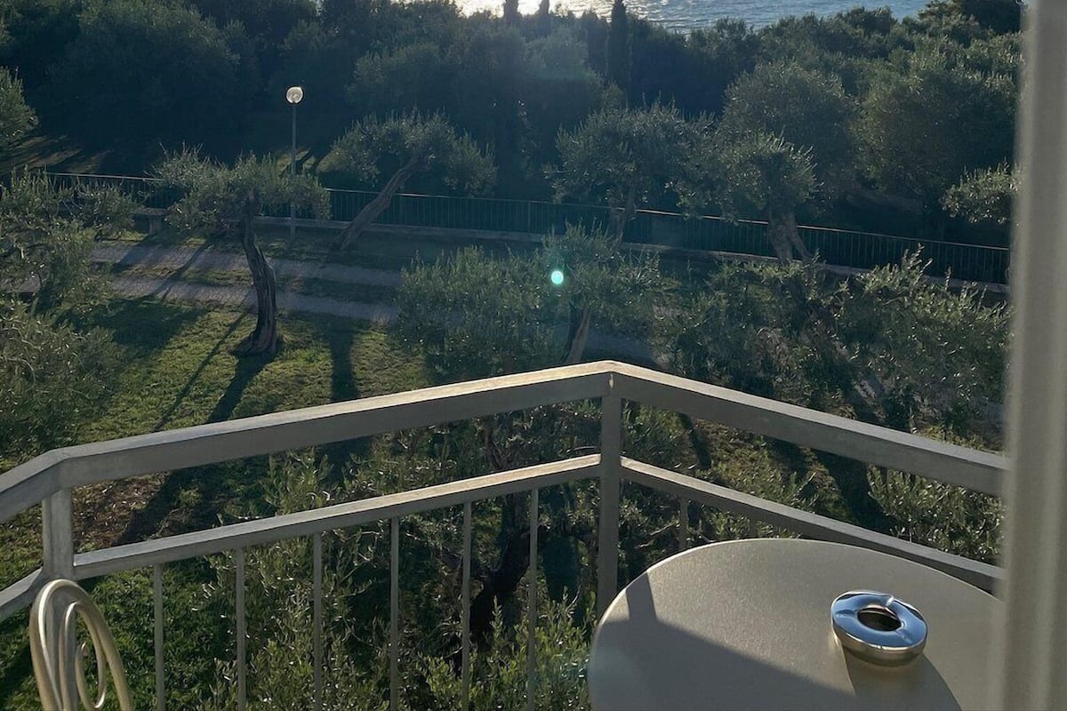 Double or Twin Room, Lake View | Minibar, in-room safe, blackout drapes, cribs/infant beds