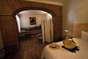 King Room | 客房内保险箱、熨斗/熨板、免费 WiFi、床单