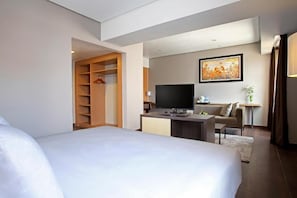 Caja de seguridad en la habitación, wifi gratis y ropa de cama