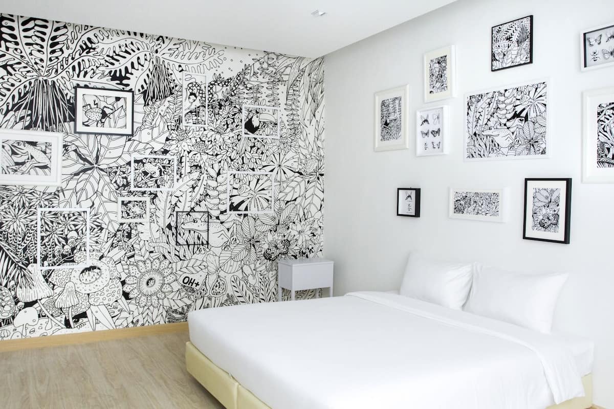 Habitación Deluxe | Minibar con artículos gratuitos, caja fuerte, decoración individual