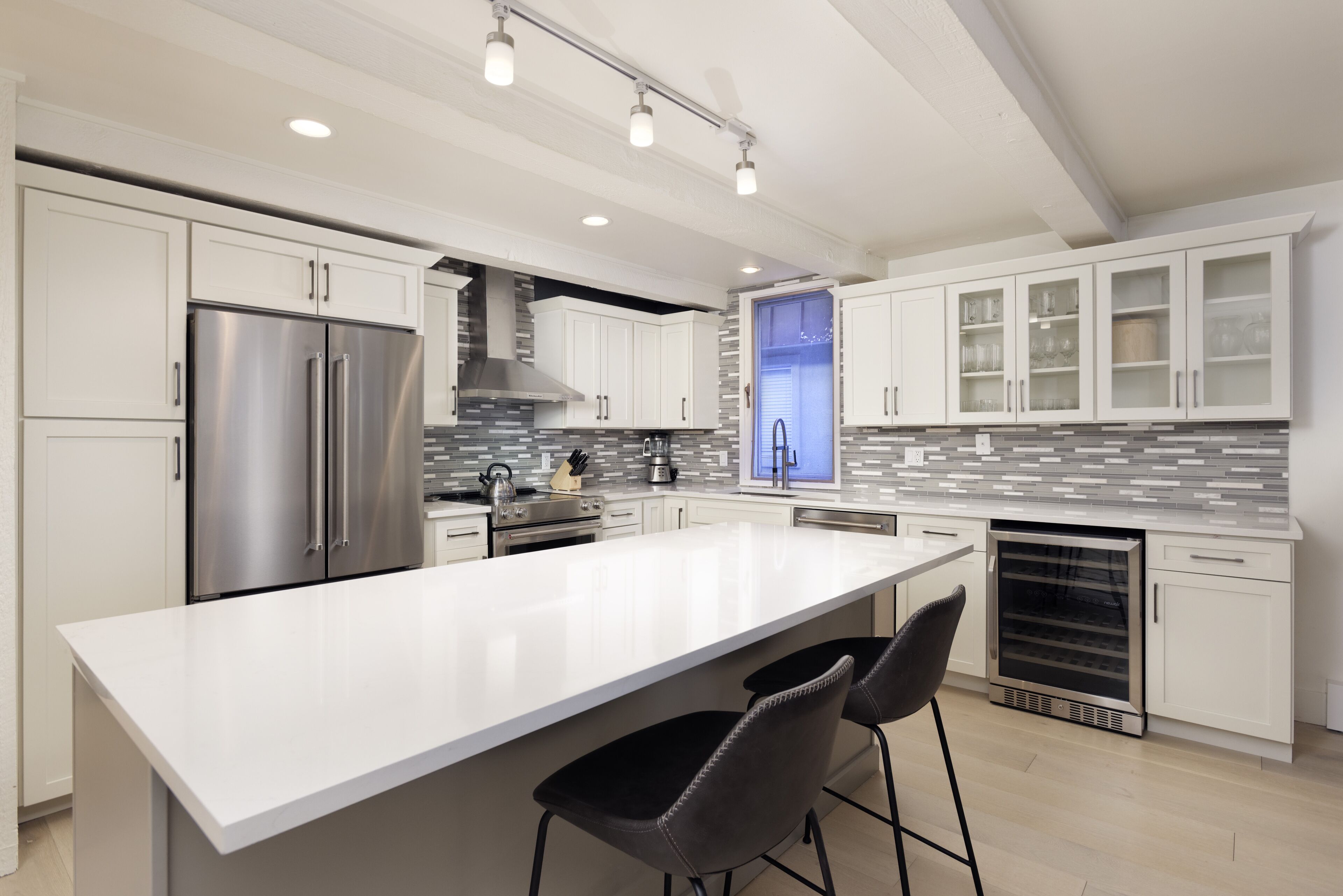 Habitación Deluxe (Chat Snow 3B) | Cocina privada | Refrigerador con congelador, microondas, horno y parrilla de estufa 