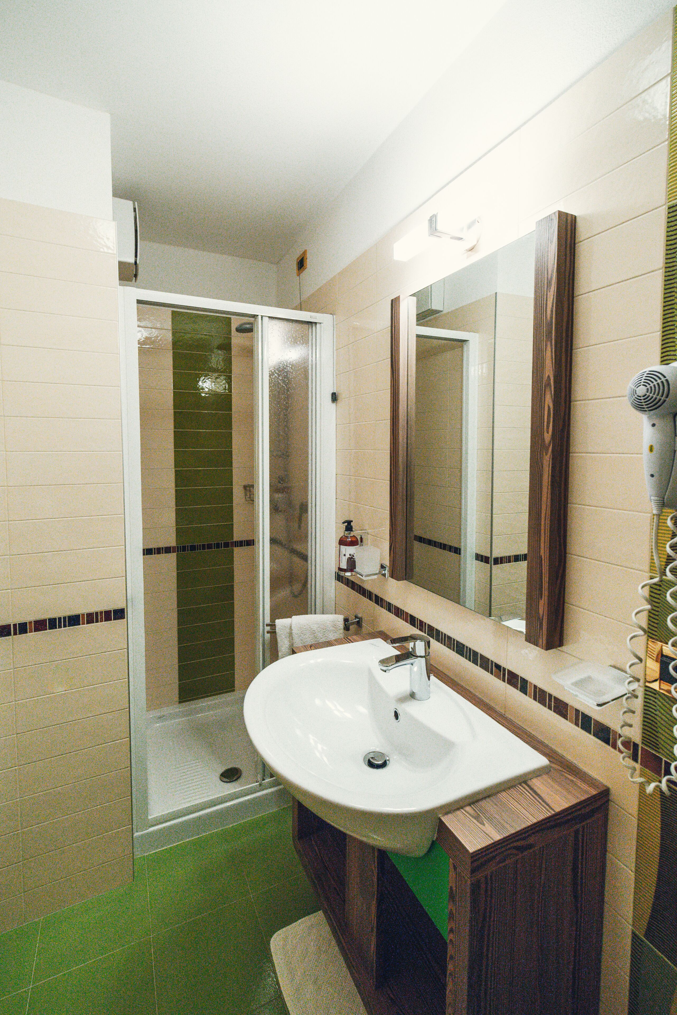 double room natura nord | bathroom | free toiletries, hair dryer, bathrobes, slippers