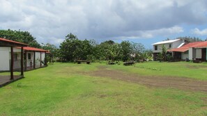 Property grounds - Cabañas Peretei (Hanga Roa)