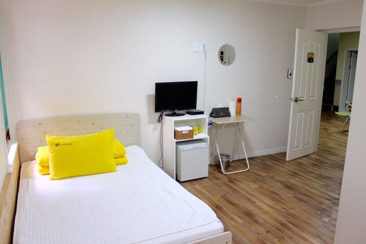 Habitación cuádruple | Camas supletorias y wifi gratis
