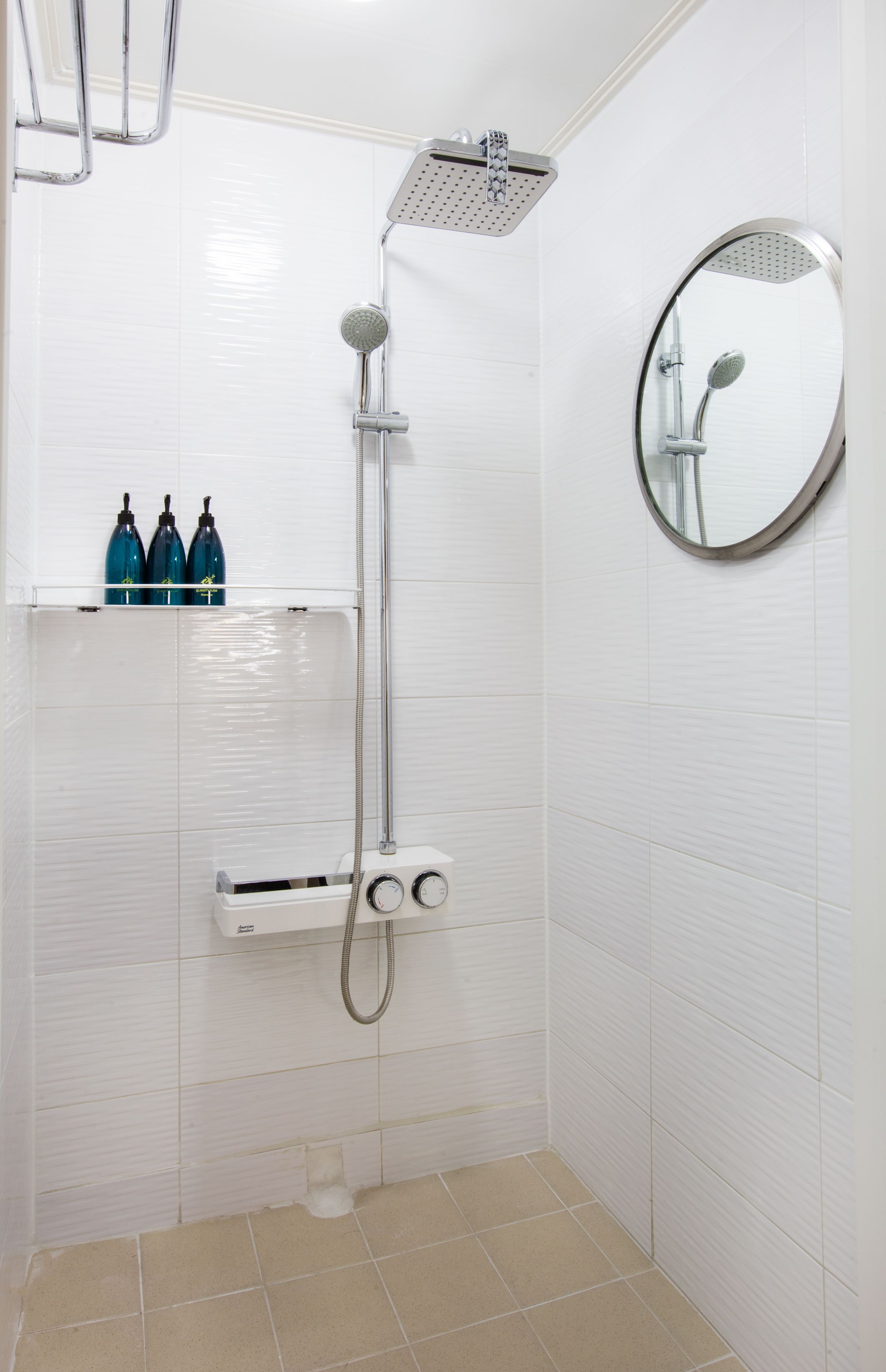 Townhouse | Bathroom shower