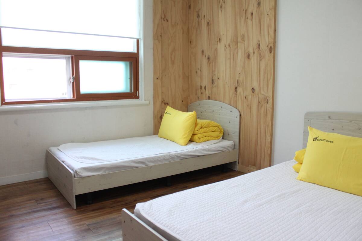 Habitación doble | Camas supletorias y wifi gratis