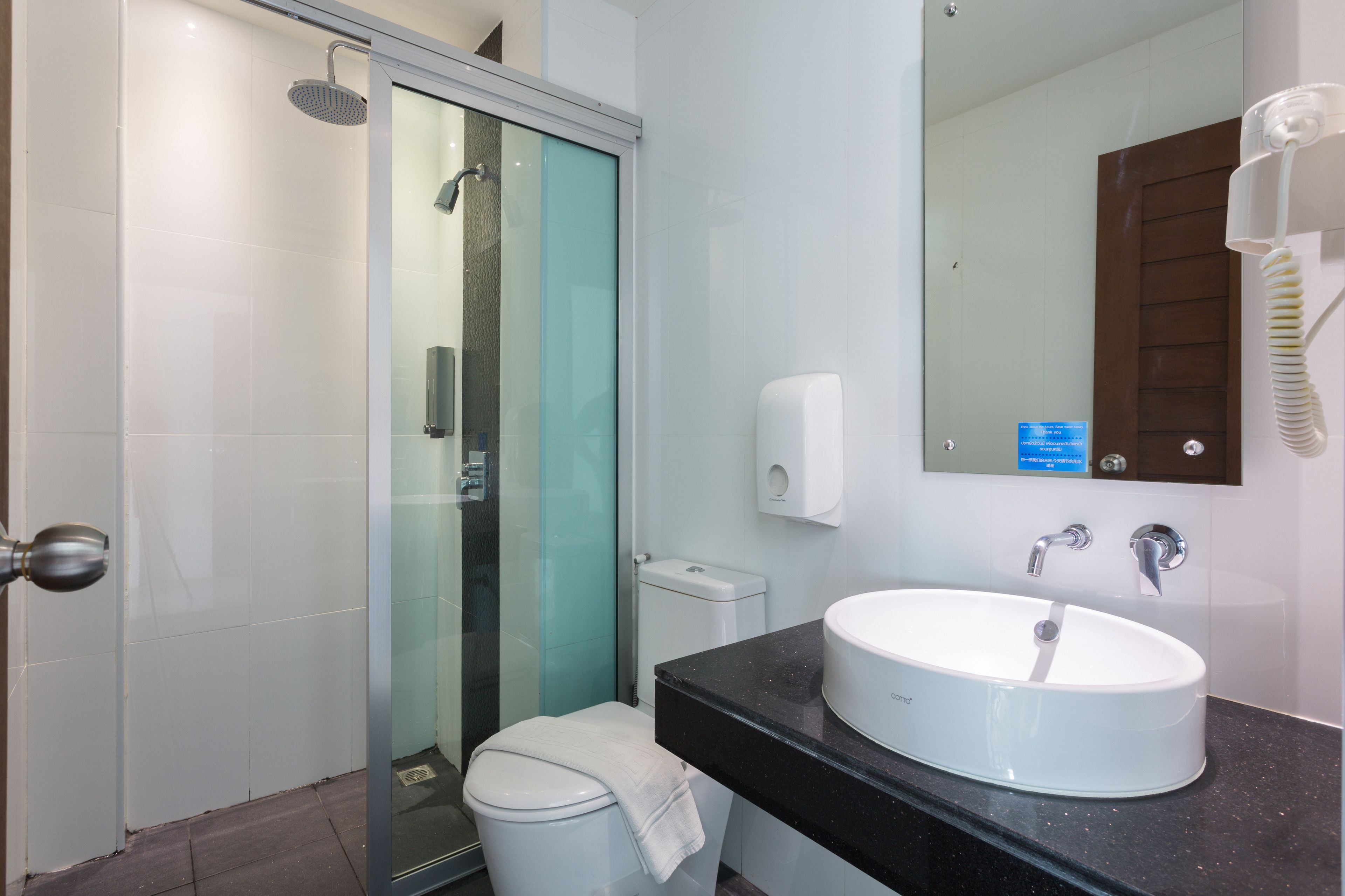 shower, free toiletries, hair dryer, towels