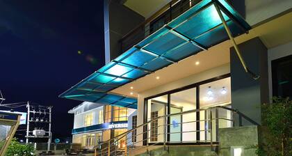 Riverside Hotel