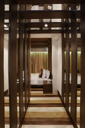 Junior Suite | 1 bedroom, premium bedding, Select Comfort beds, in-room safe - Mega Boutique Hotel & Spa Bali (Kuta)