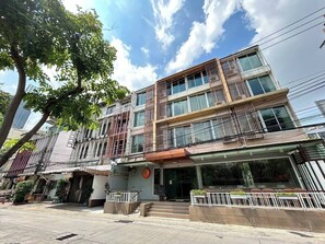 ด้านหน้าที่พัก