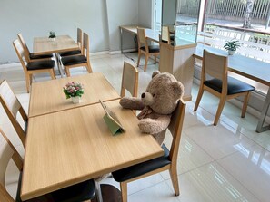 32-inch LCD TV with satellite channels, TV