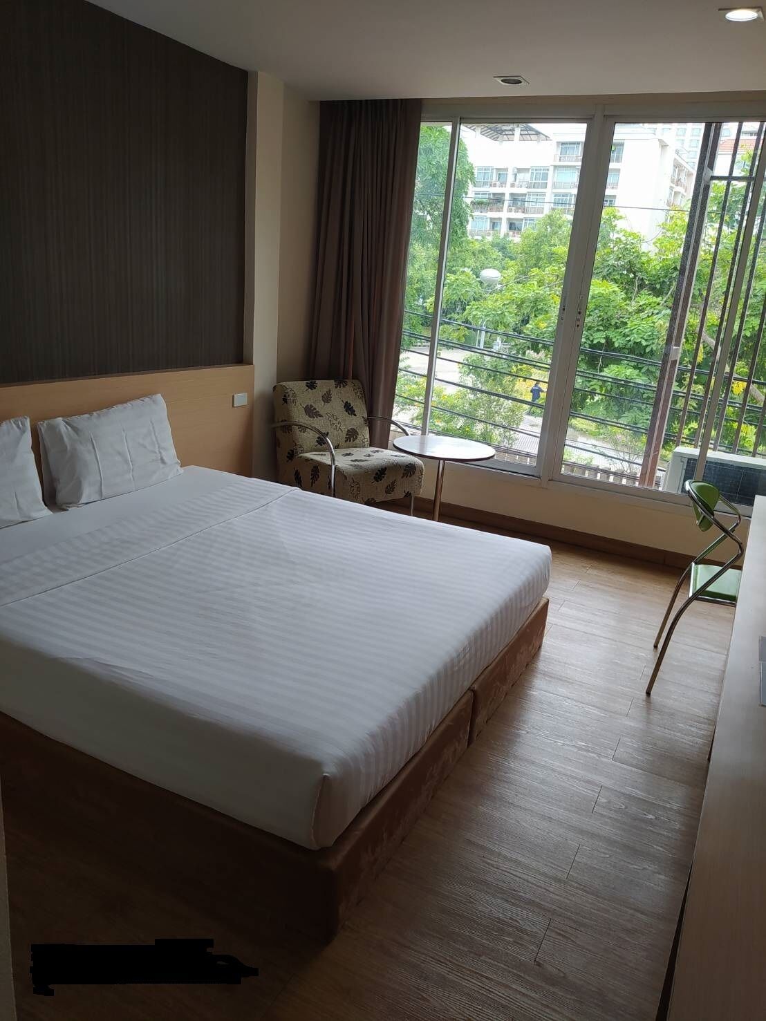 superior double room, garden view | in-room safe, desk, free wifi, bed sheets
