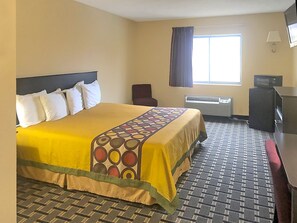 Deluxe Single Room | Soundproofing, iron/ironing board, free WiFi, bed sheets