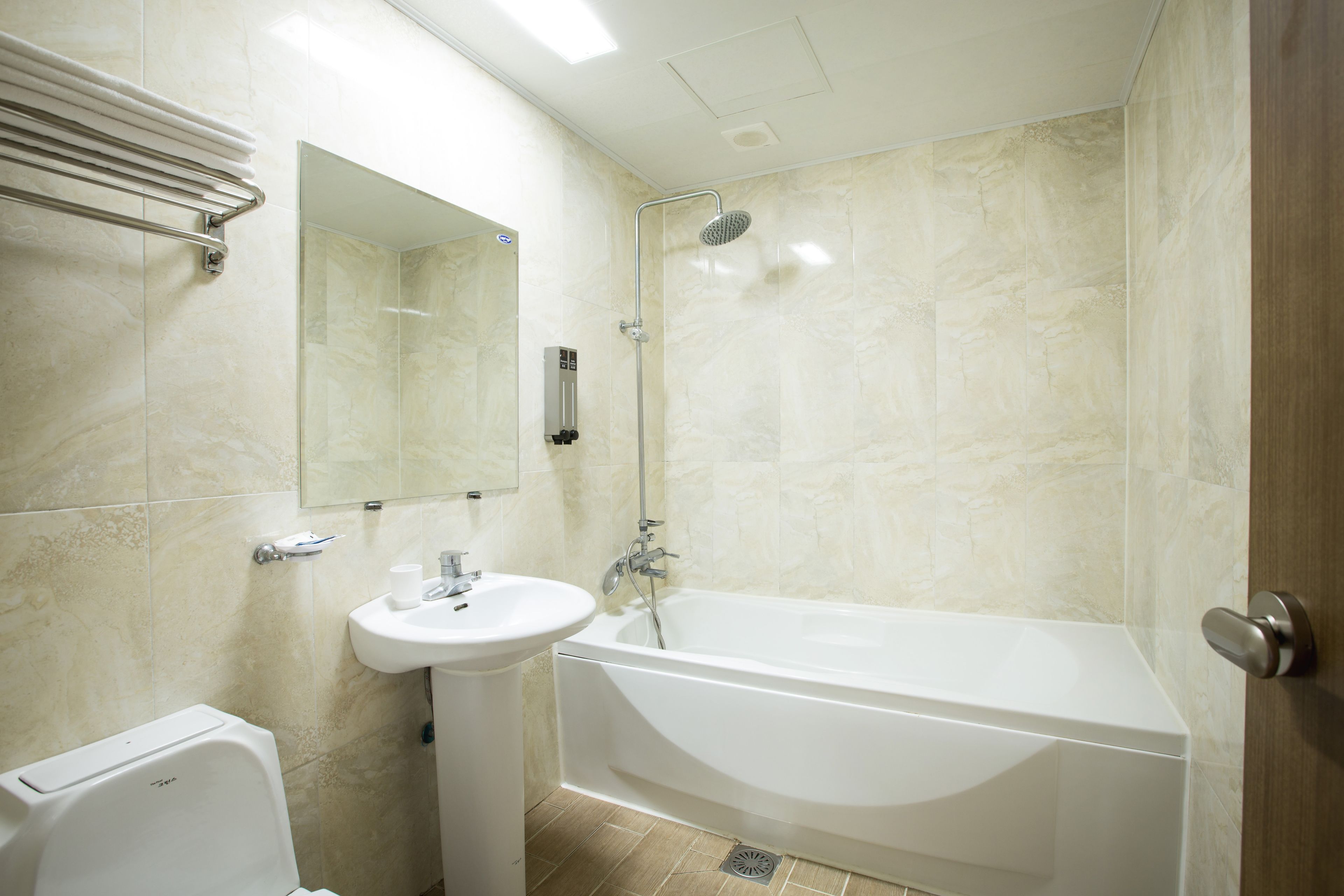 resort room (ocean view - 18 py) | bathroom | hair dryer, towels