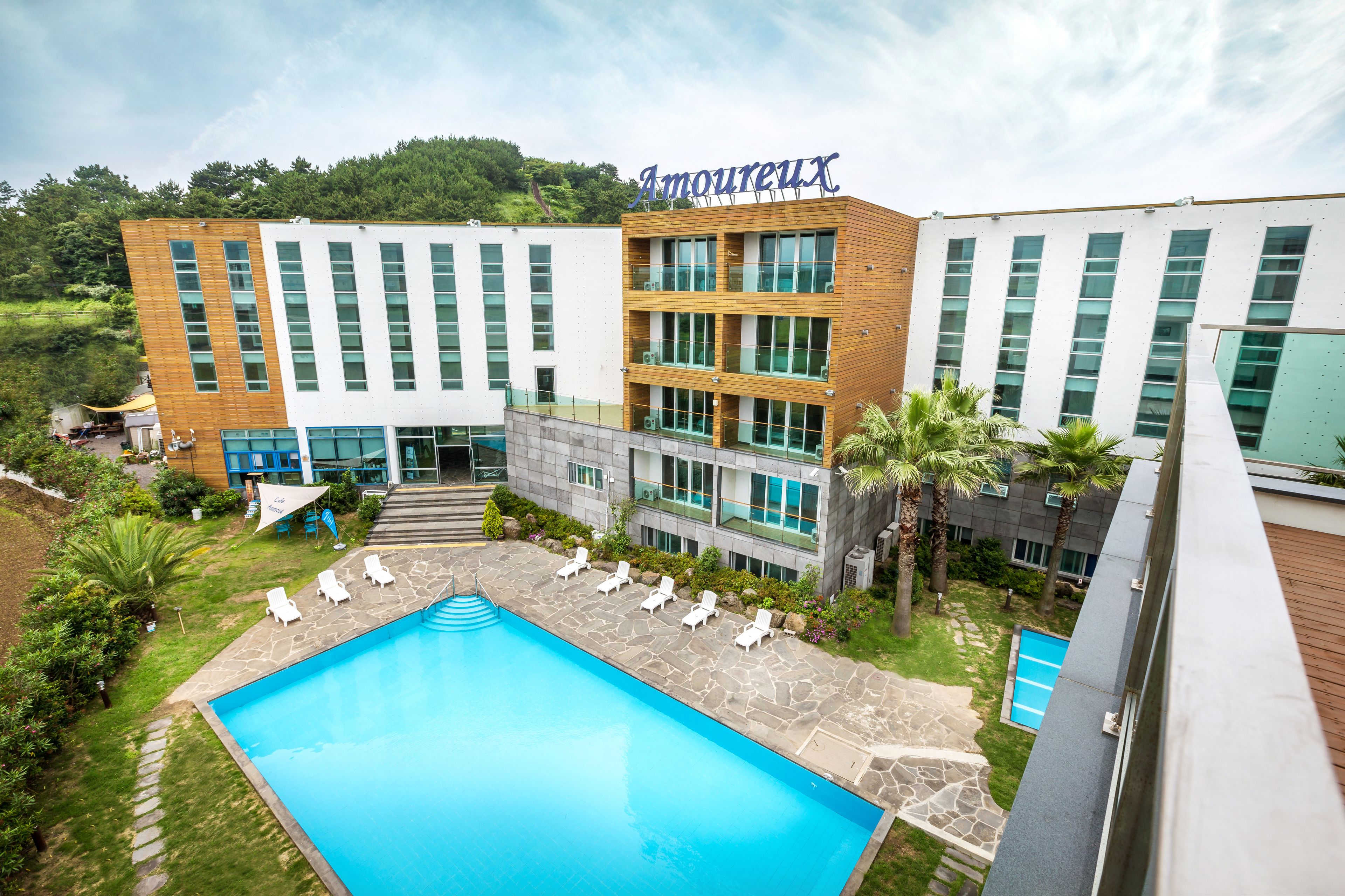 Photo - Amoureux Resort