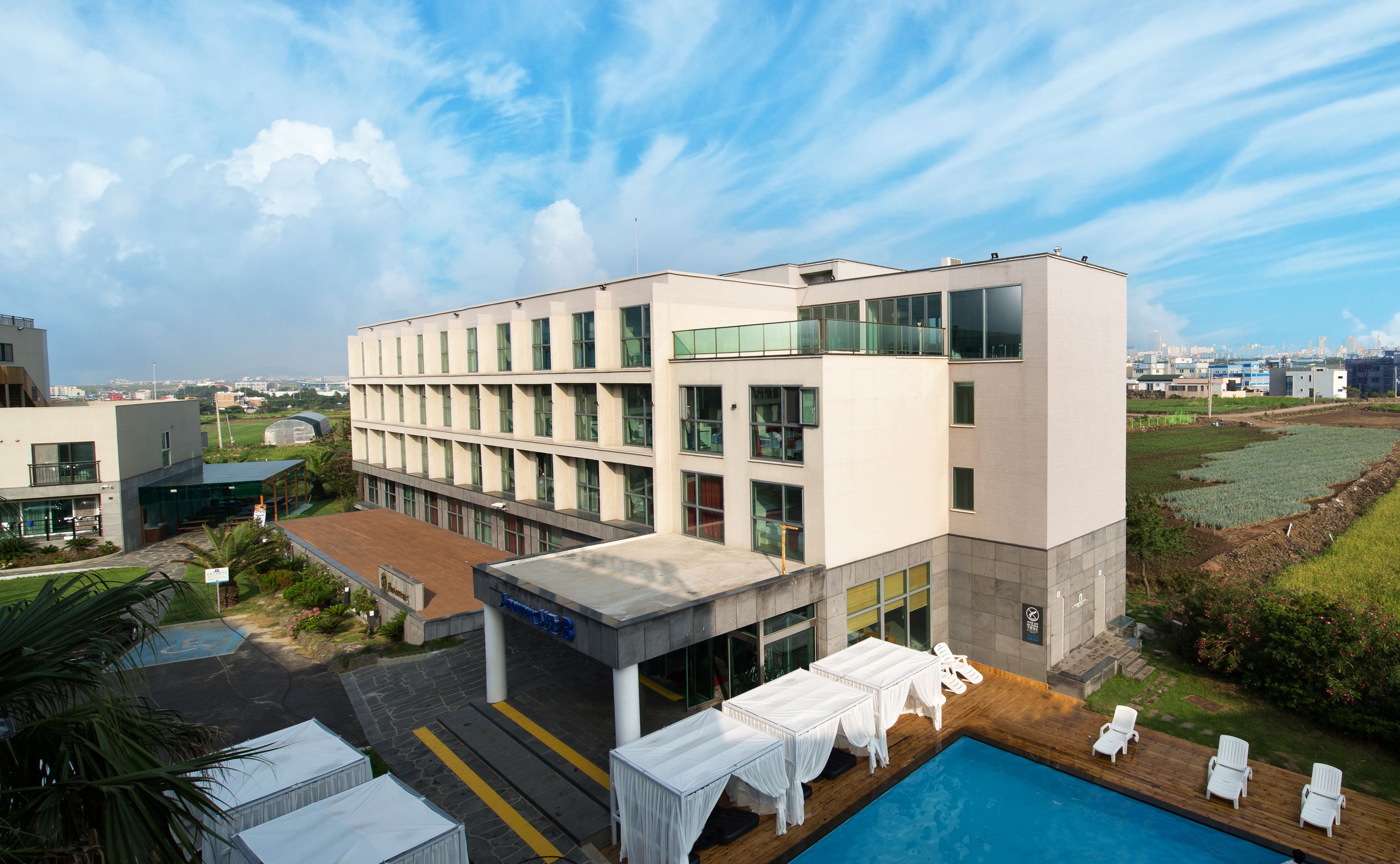 Photo - Amoureux Resort