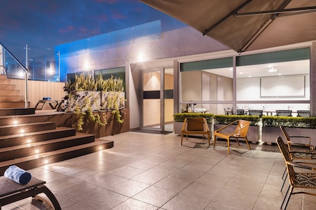 Rooftop terrace. Hampton by Hilton Cali, Colombia