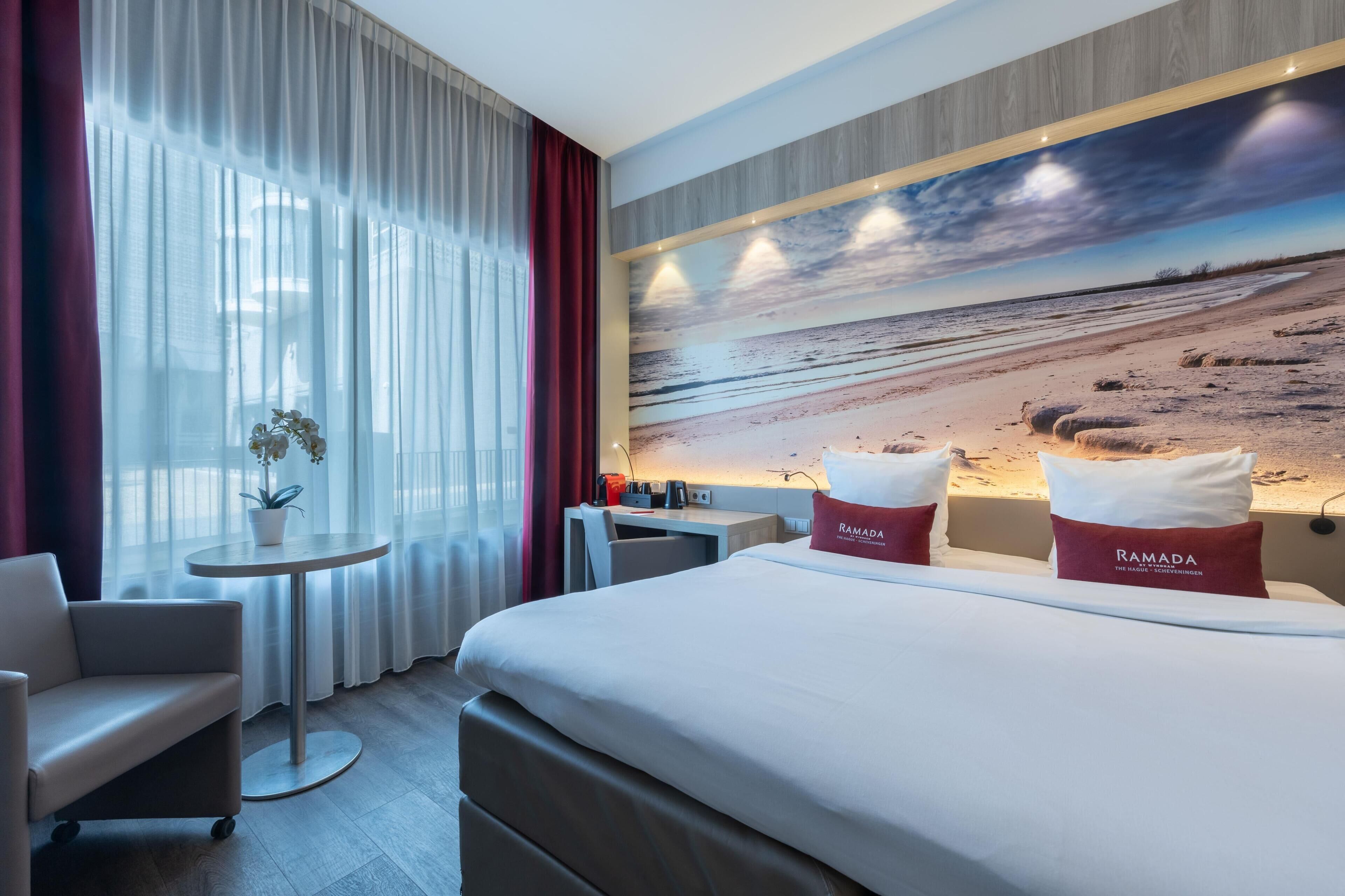 Room, 1 King Bed, Accessible | In-room safe, desk, soundproofing, free WiFi